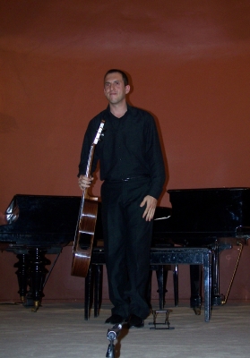 08 ''Μουσικό ταξίδι χωρίς τον Astor Piazzolla''. Ανδρόνικος Καραμπέρης - κιθάρα (11-05-2012)