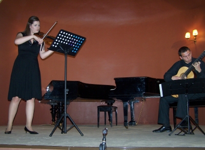 11 ''Μουσικό ταξίδι χωρίς τον Astor Piazzolla''. Μαρία Γούτου - βιολί, Ανδρόνικος Καραμπέρης - κιθάρα (11-05-2012)