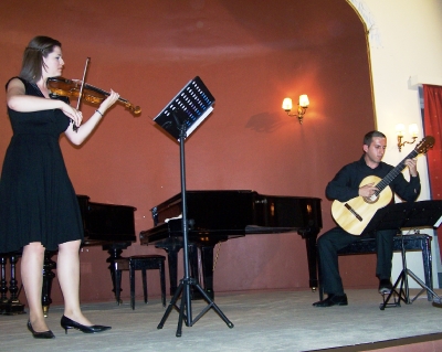 12 ''Μουσικό ταξίδι χωρίς τον Astor Piazzolla''. Μαρία Γούτου - βιολί, Ανδρόνικος Καραμπέρης - κιθάρα (11-05-2012)
