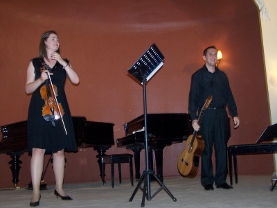 14 ''Μουσικό ταξίδι χωρίς τον Astor Piazzolla''. Μαρία Γούτου - βιολί, Ανδρόνικος Καραμπέρης - κιθάρα (11-05-2012)