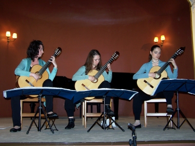 24 Athenaeum Guitar Trio. Ελένη Συγγούνα, Ράνια Αγγελέτου, Σοφία Στριγγάρη (20-05-2012)