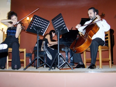 34 Piano Trio. Ιωάννα Γαϊτάνη - βιολί, Νικόλας Καβάκος - βιολοντσέλλο, Ai Motohashi - πιάνο (23-05-2012)
